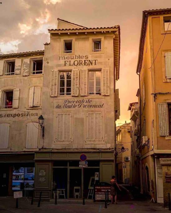 La Loge Familiale: 110M2, Place Rose Goudard, Ac L'Isle-sur-la-Sorgue Exterior photo