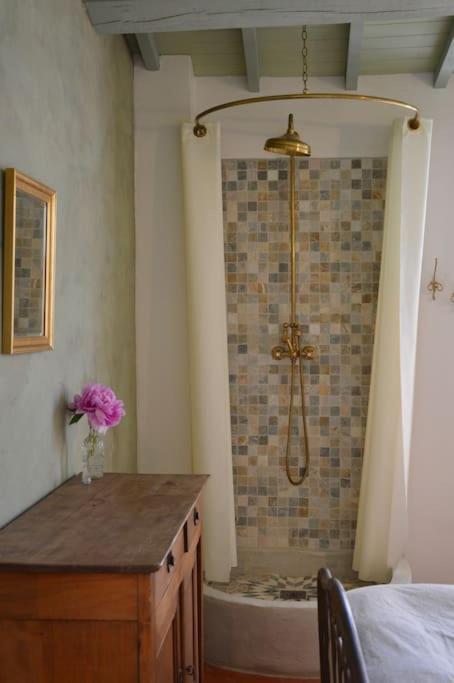 La Loge Familiale: 110M2, Place Rose Goudard, Ac L'Isle-sur-la-Sorgue Exterior photo