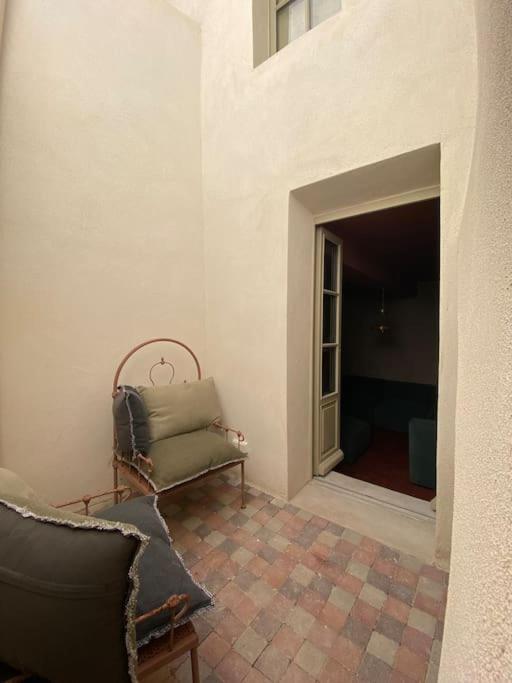 La Loge Familiale: 110M2, Place Rose Goudard, Ac L'Isle-sur-la-Sorgue Exterior photo